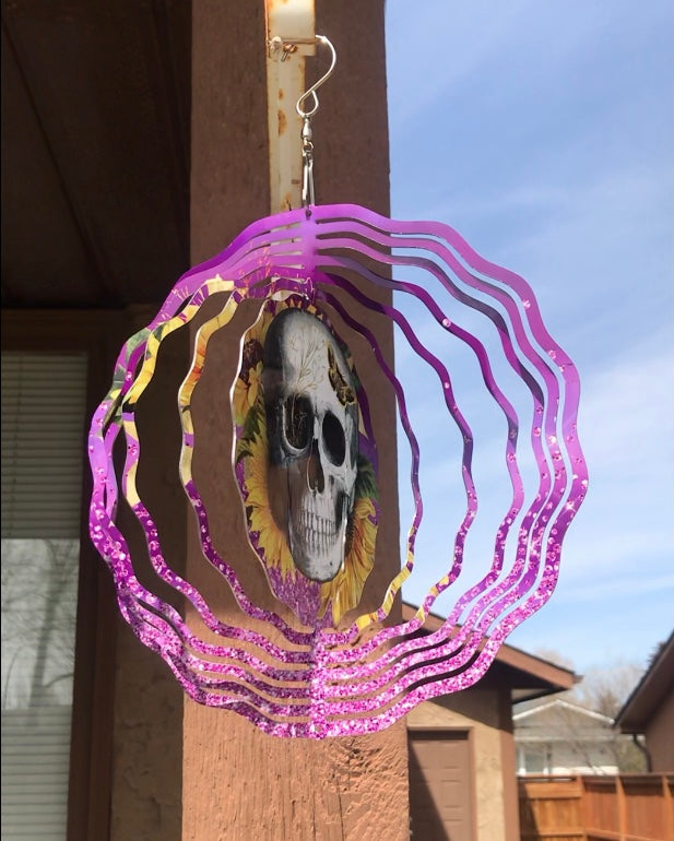 Purple skull wind spinner