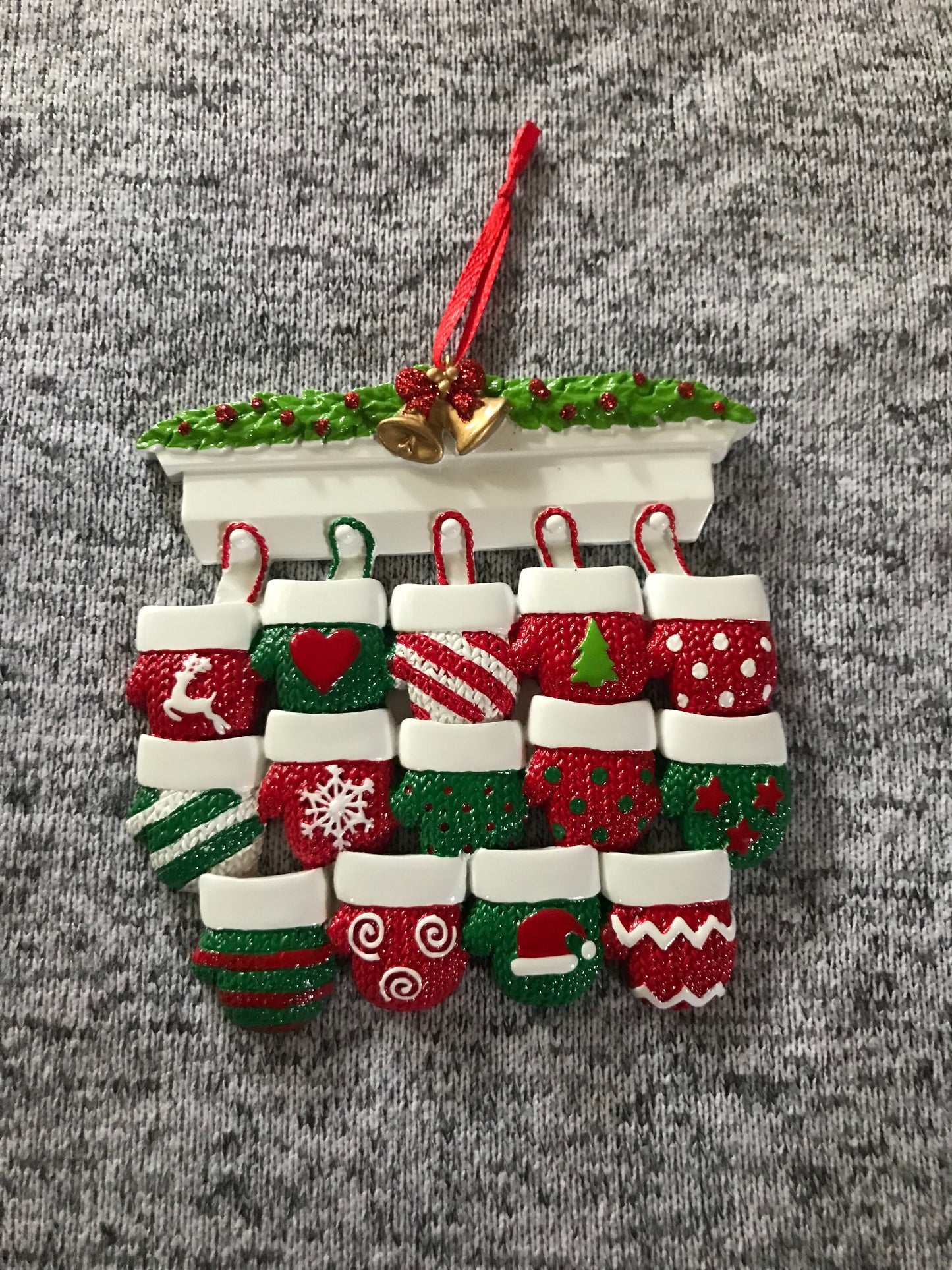 Mitts resin ornaments