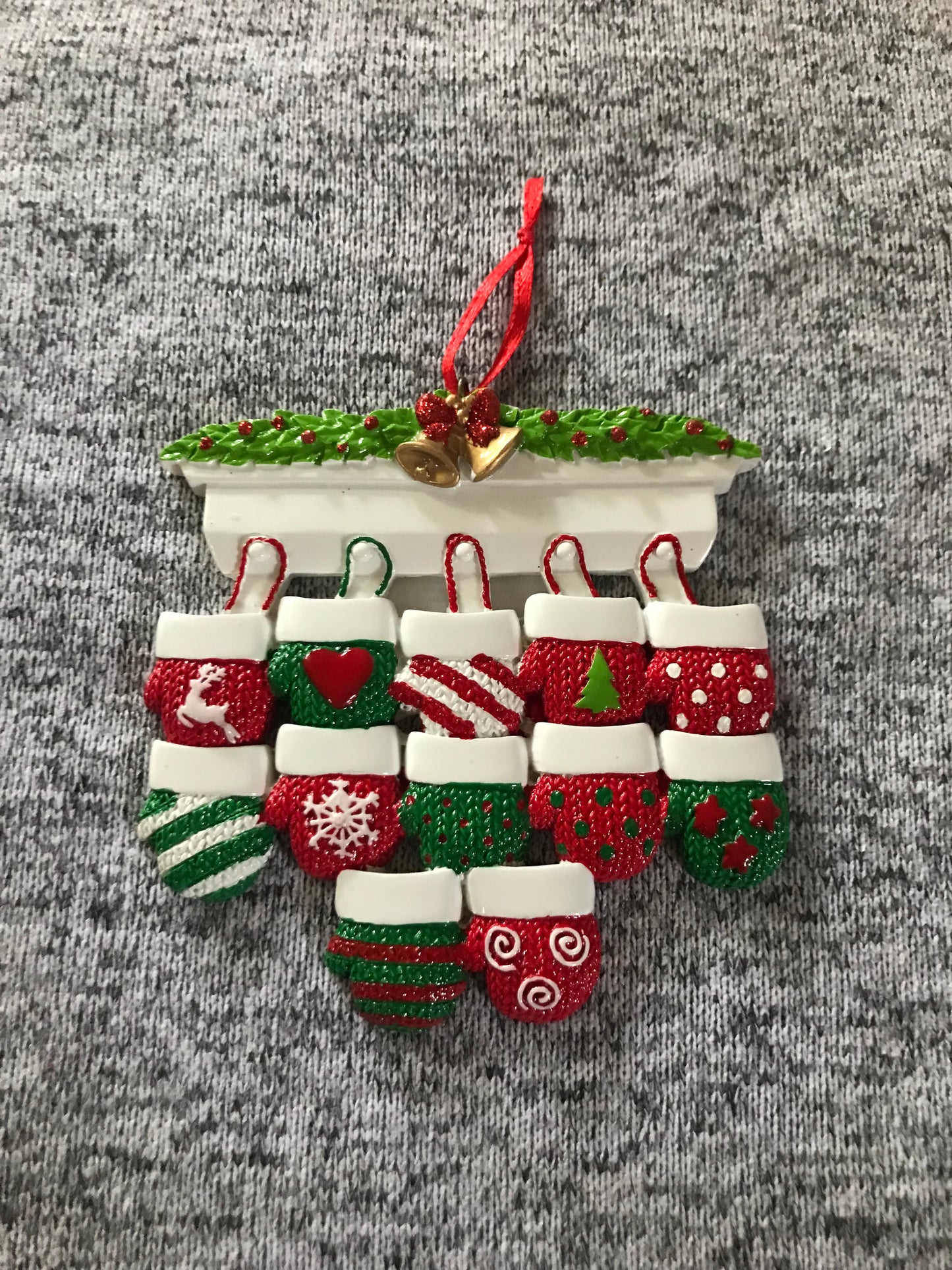 Mitts resin ornaments