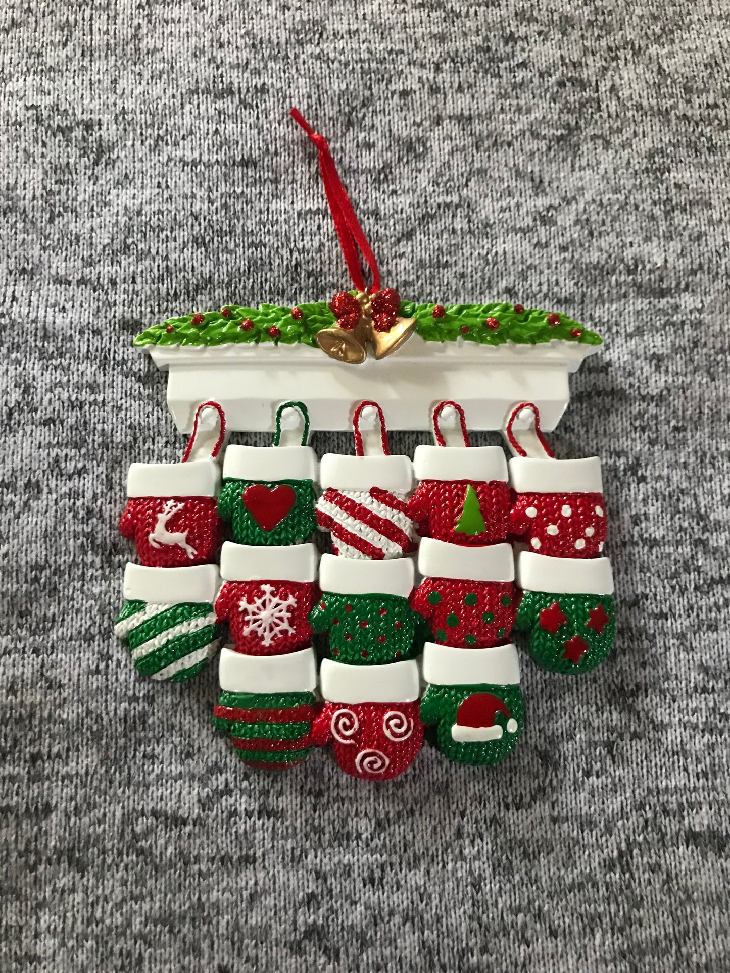 Mitts resin ornaments