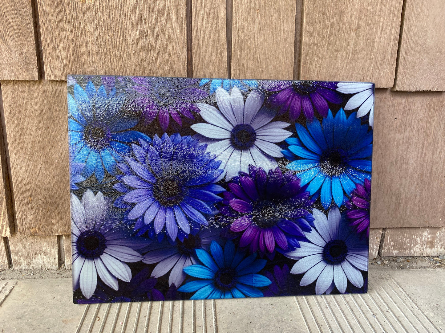 Purple daisy cutting board