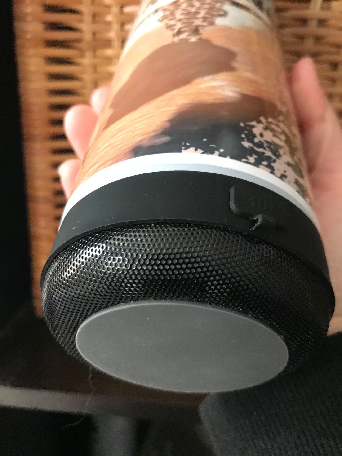 Bluetooth speaker tumbler/can cooler